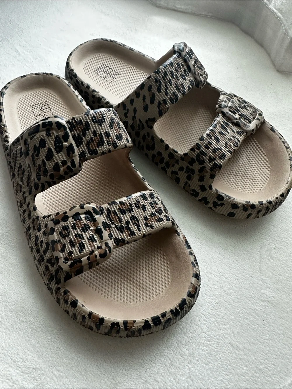 Leopard Print Dual-Strap Slide Sandals - Beige/Black size 7/7.5 - Picture 1 of 3